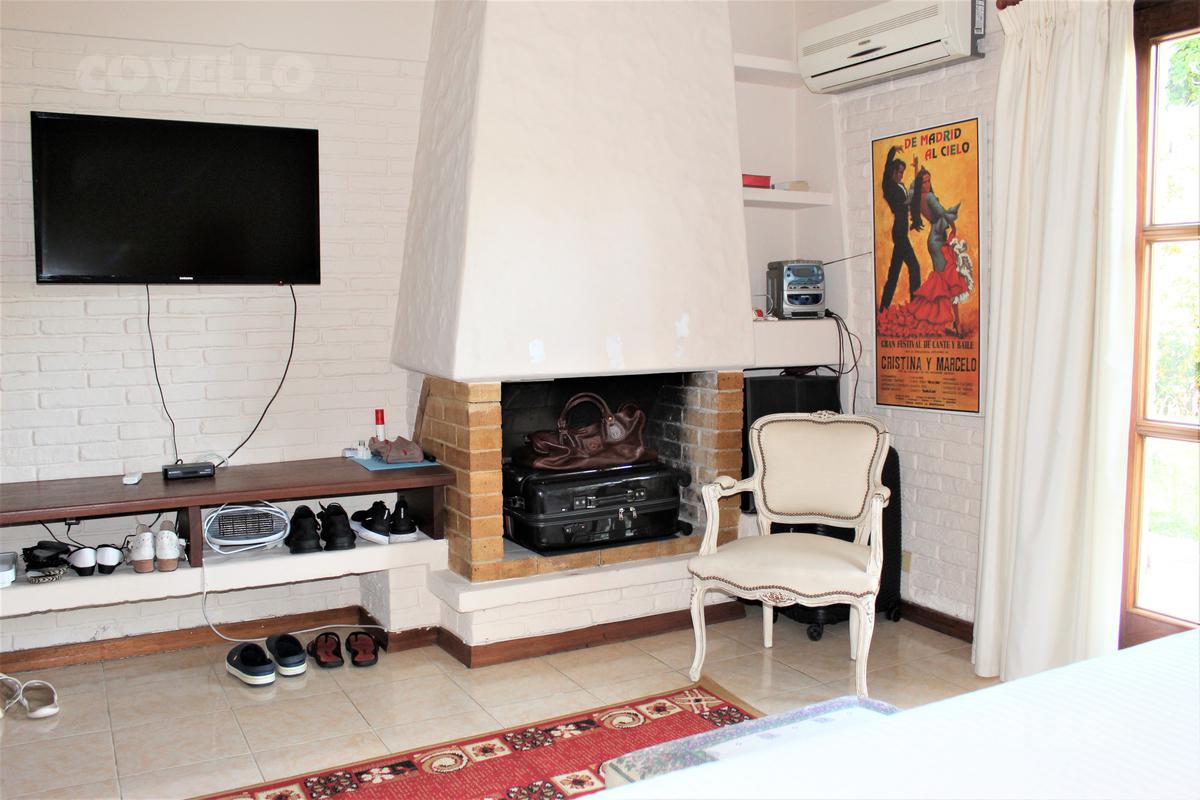 Alquiler Casa en Playa Mansa, 5 dormitorios y 5 baños mas servicio, piscina y parrillero! · Foto 12