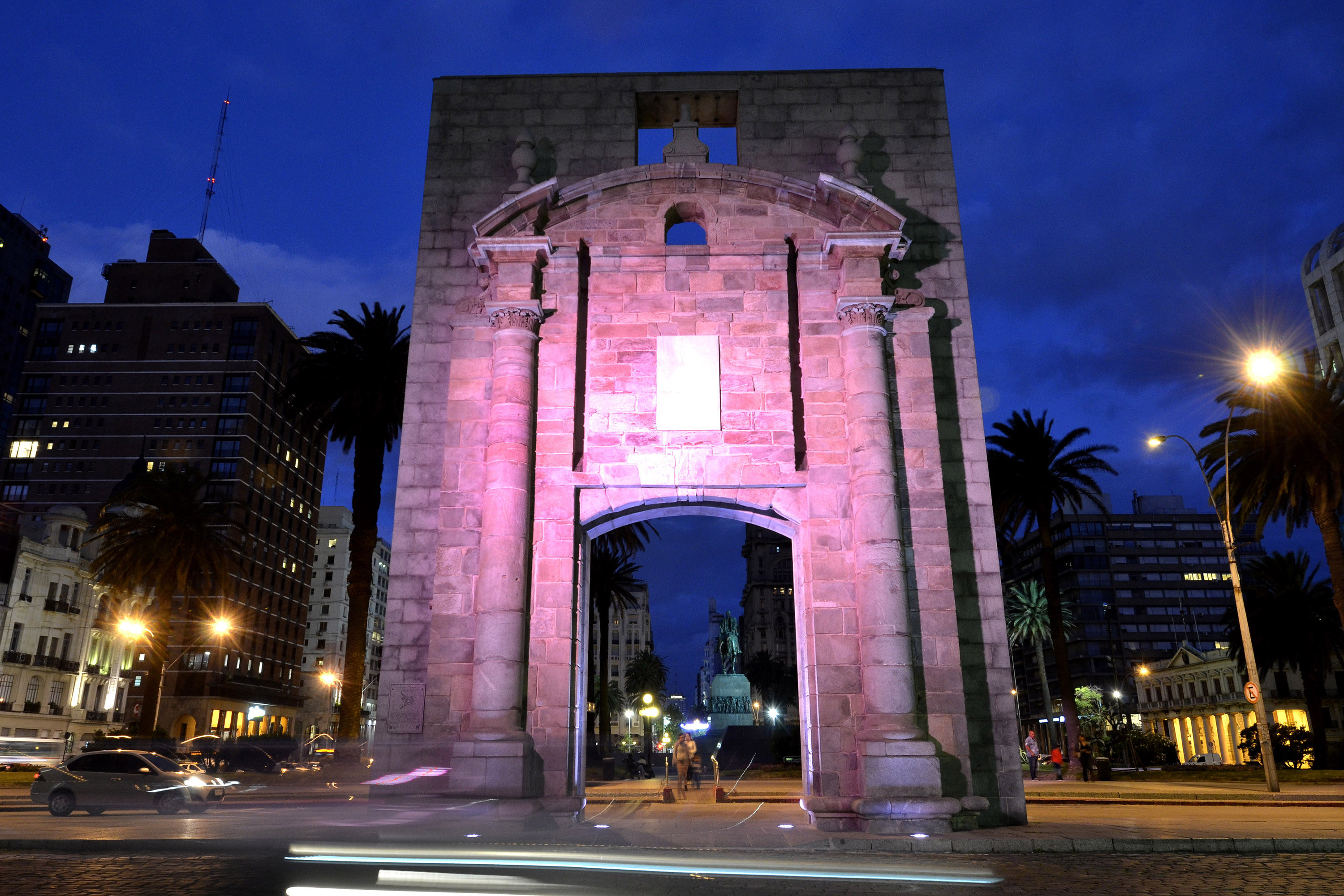 Monumentos históricos: La Puerta de la Ciudadela