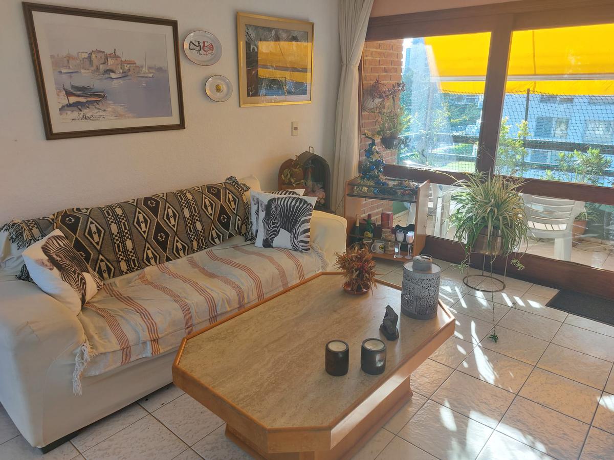 Apartamento en  playa mansa · Photo 6