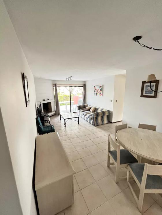 Apartamento - Punta del Este. 3 dormitorios y garaje para 2 autos