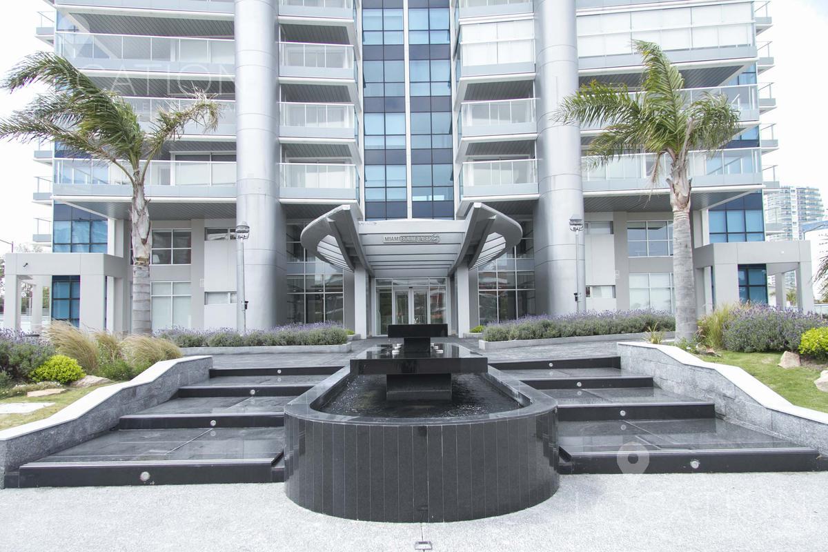 Apartamento en Punta del Este-LAP1220728