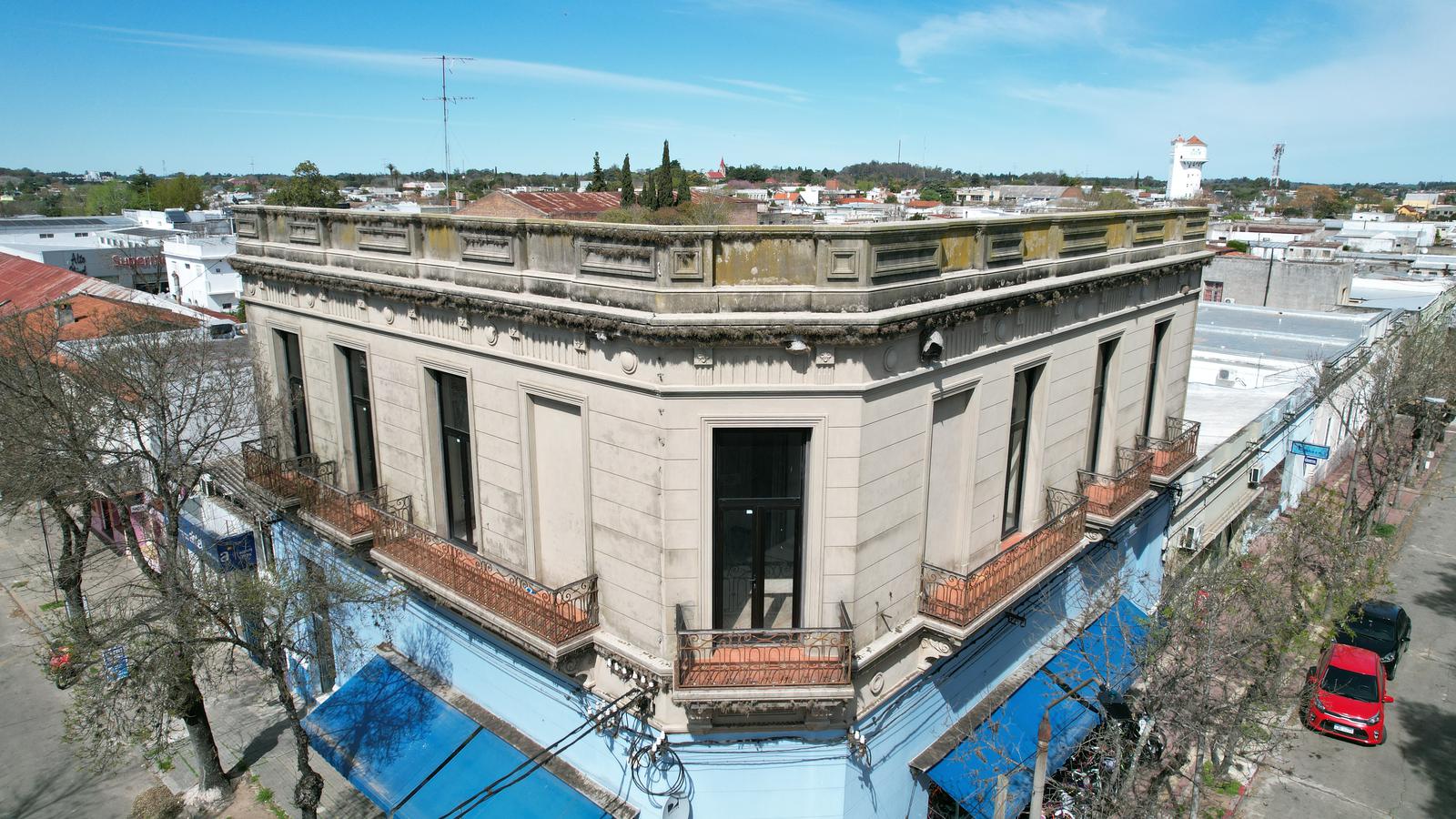 Estratégica oficina en Nueva Helvecia, frente a plaza los fundadores! · Photo 2