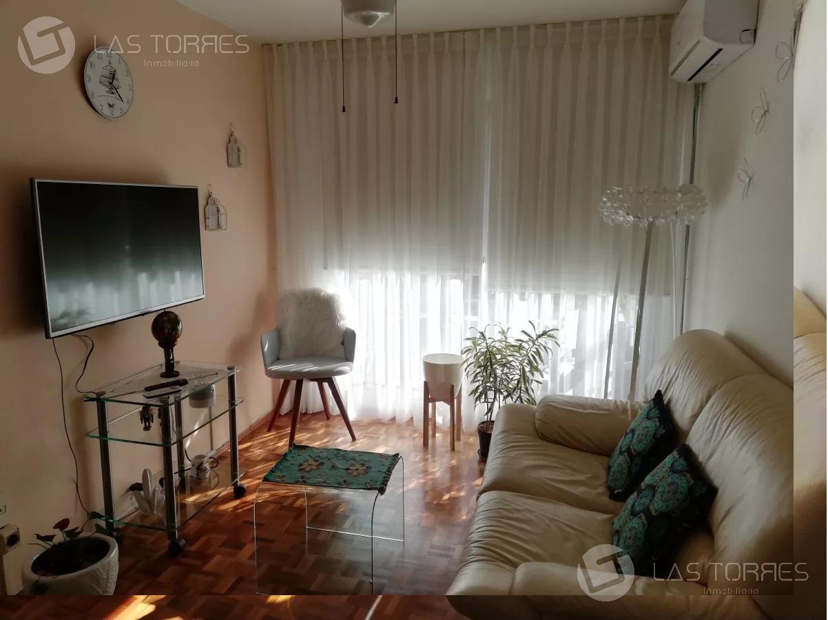 Apartamento un dormitorio con muebles y vista al mar en Pocitos · Foto 1