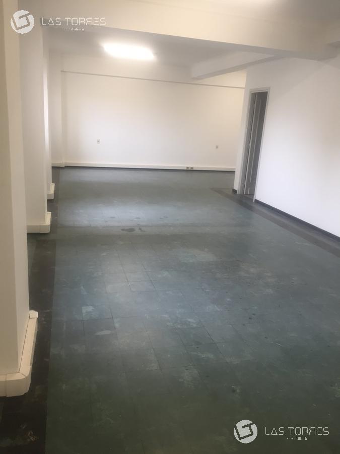 Oportunidad! 87m para oficina o vivienda. · Foto 3
