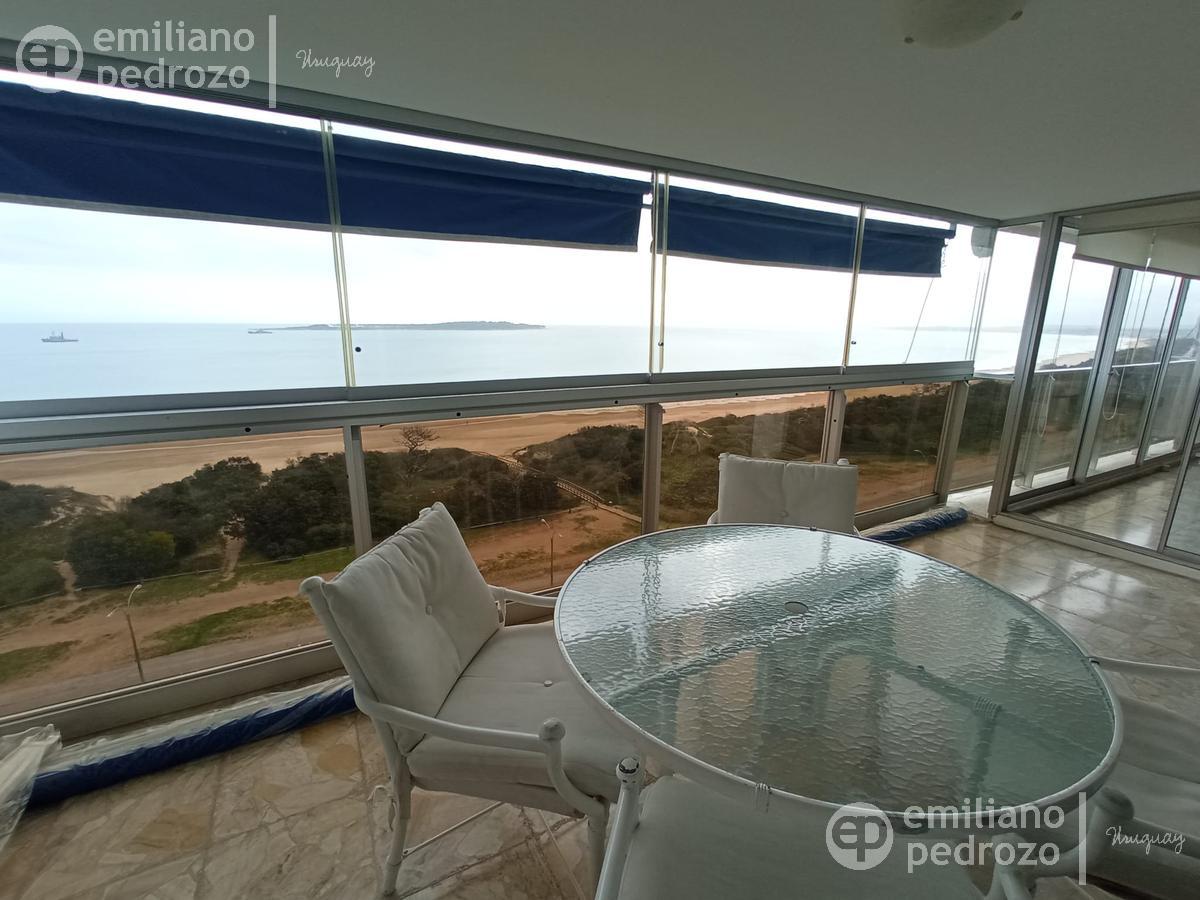 Alquiler Departamento 3 dormitorios mas dependencia Primera línea  Playa Mansa