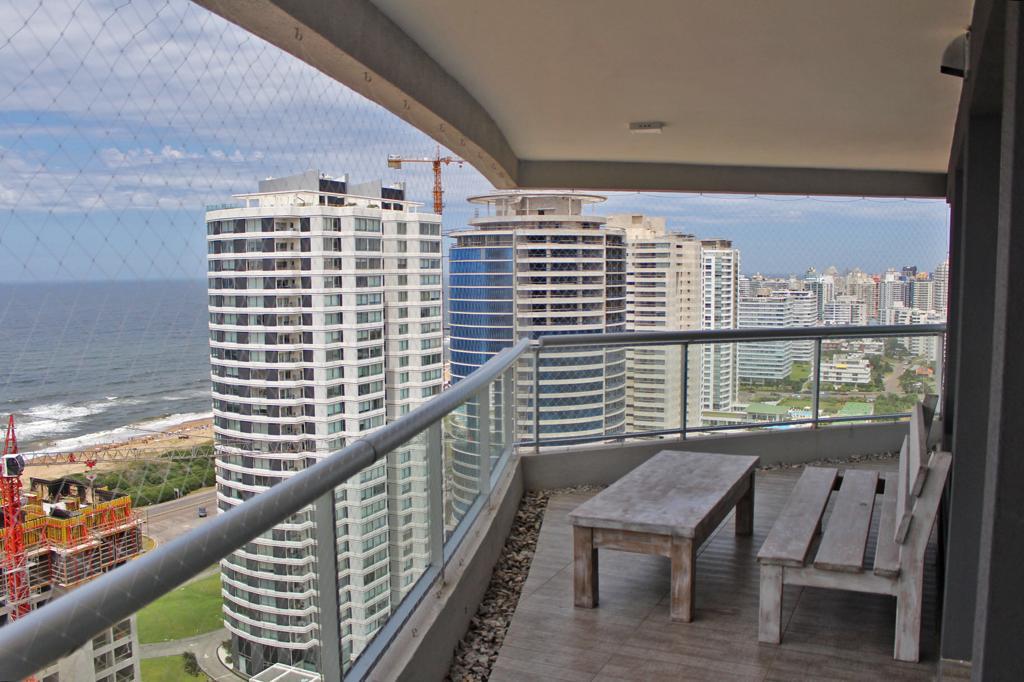 Apto de 3 dorm   dep, parrillero propio, con todos los servicios, TEMP 2024- Playa Brava · Foto 2