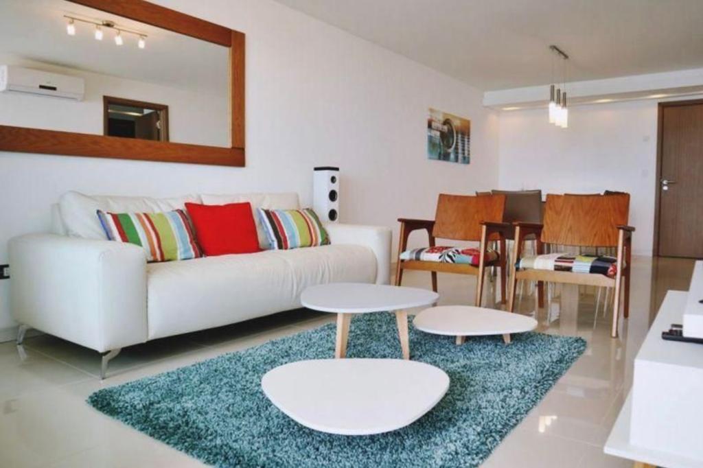 Departamento, 3 dormitorios, mas dependencia con servicios - Playa Brava