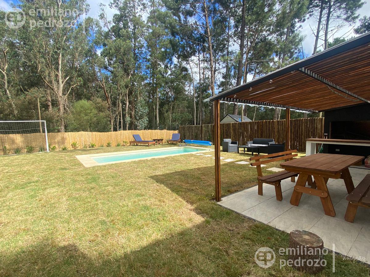 Alquiler casa 3 dormitorios Punta del Este Parque Burnett Piscina Climatizada Parque