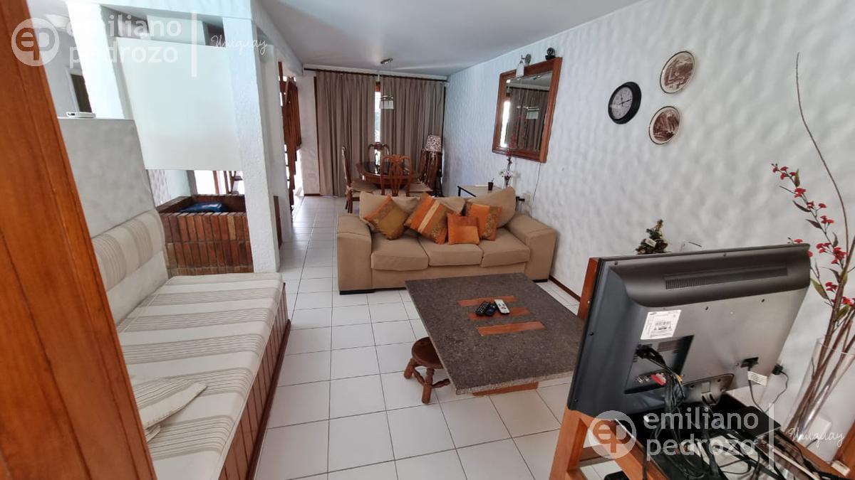 Alquiler casa en complejo 4 dormitorios en Roosevelt · Foto 2