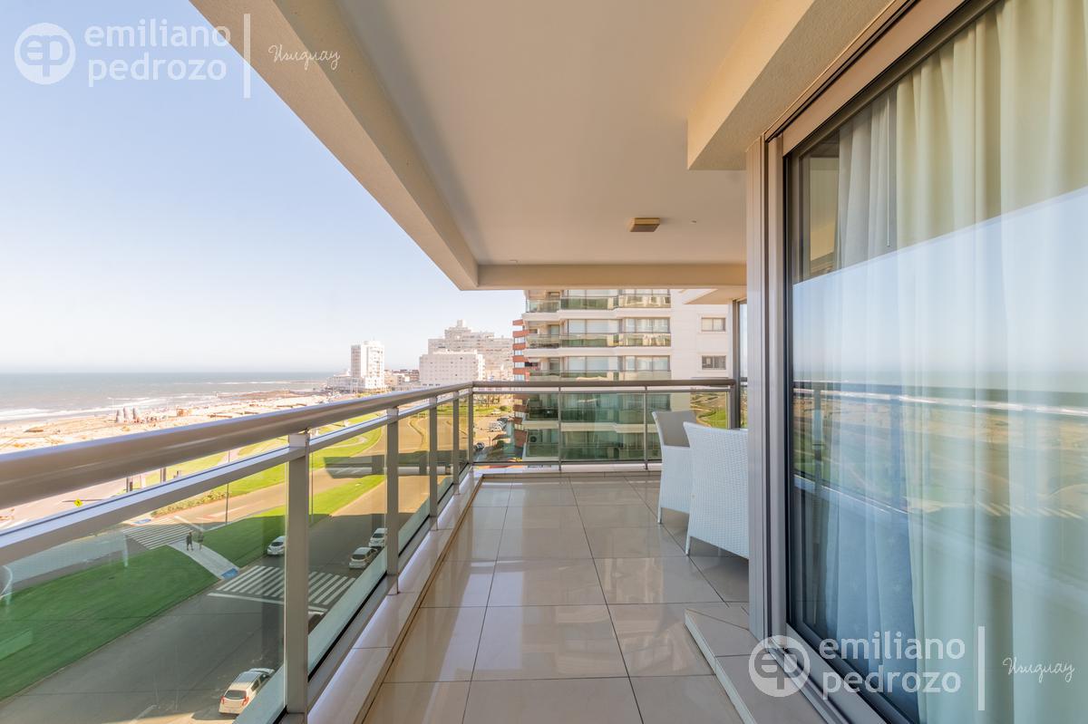 Venta y alquiler apartamento 3 dormitorios y dependencia Playa brava Punta del Este