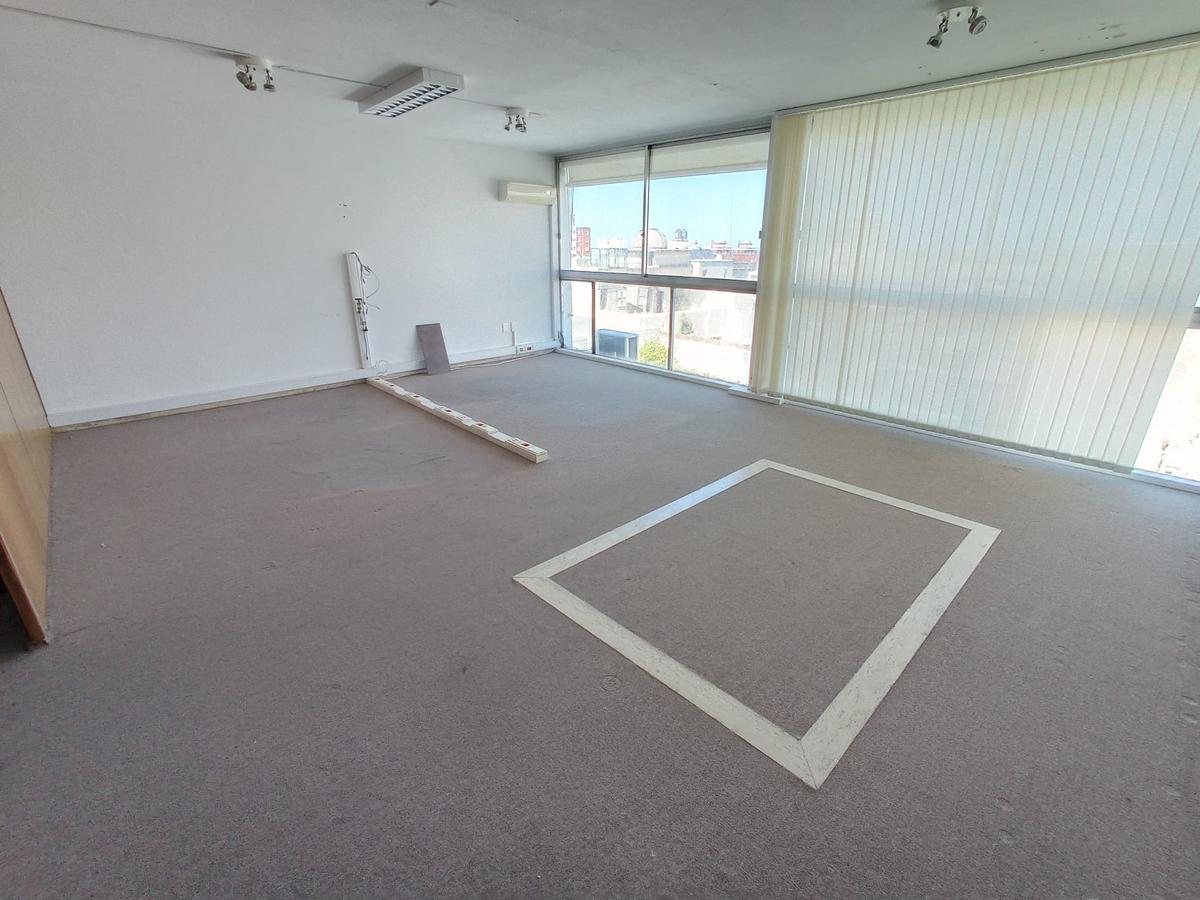 Apartamento -Apartamento  en Ciudad Vieja, prox Plaza Zabala!!