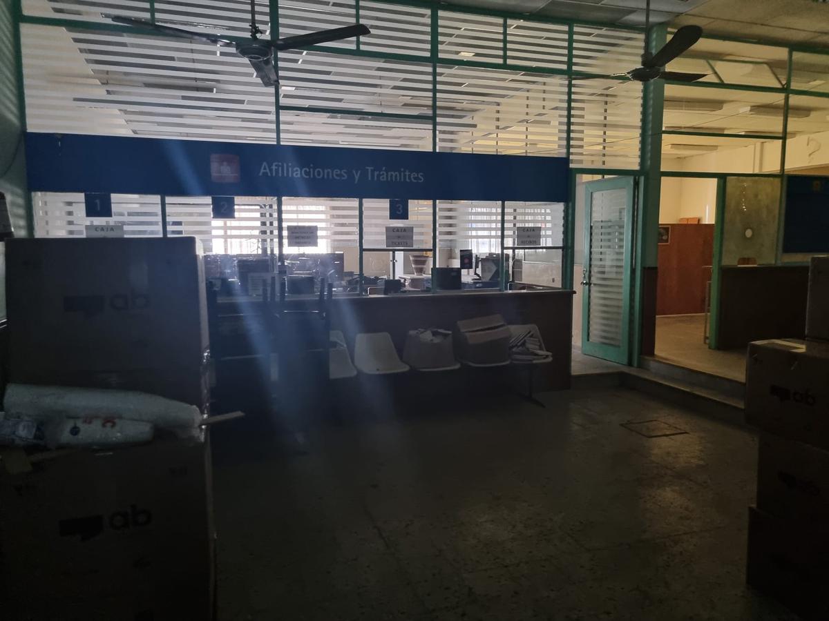 Colonia y Vazquez, edificio entero , 2465 m2 , 6 pisos , ascensores !! · Foto 11