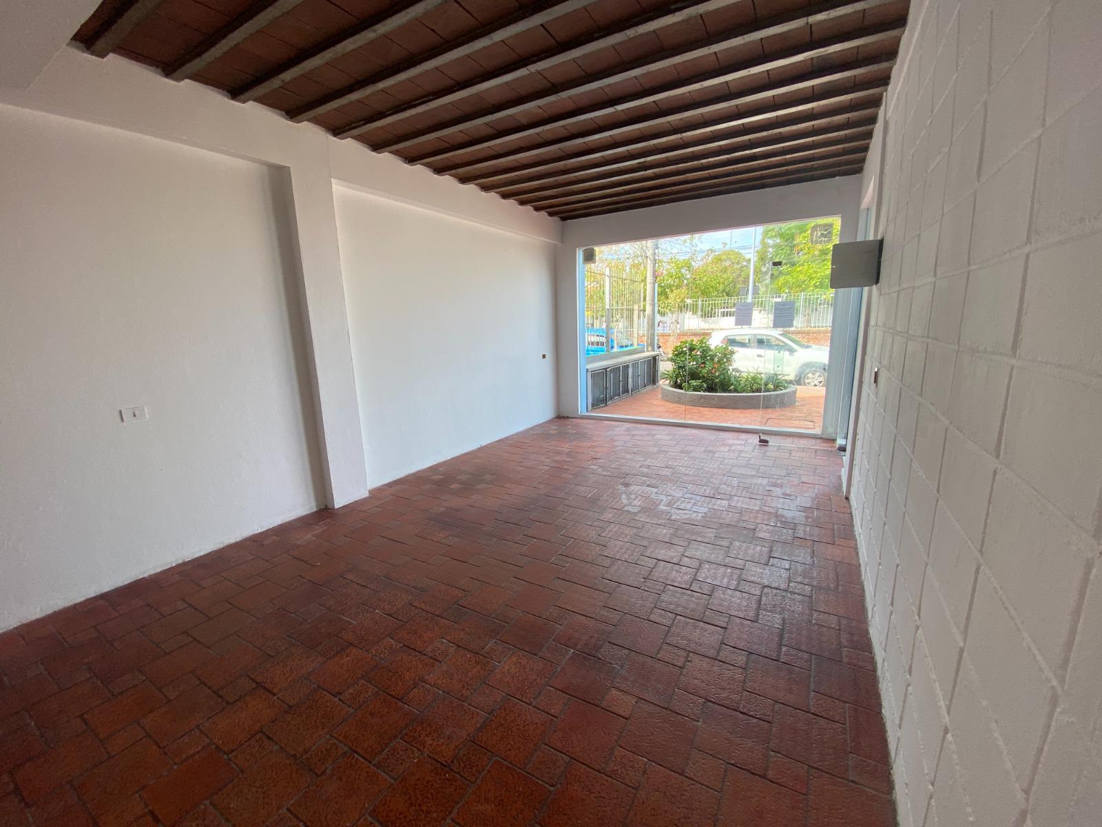 Zelmar Michelini casi Rafael Pérez del Puerto, centro de Maldonado 75m2, 4mts de frente !! · Foto 5
