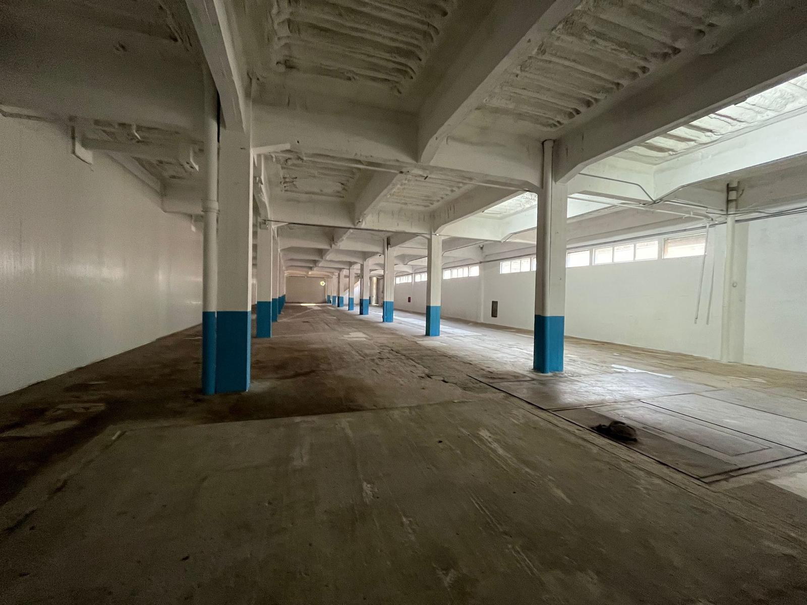 Gran predio logístico próximo a Instrucciones y San Martin, 1100 m2, oficinas, comedor, estacionamiento, vigilancia 24 hs, CCTV   !!! · Foto 4