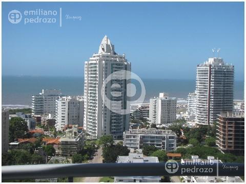 Piso alto en Roosevelt