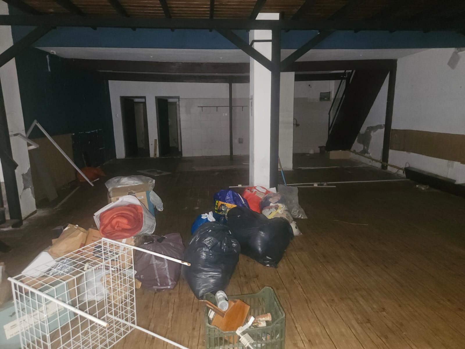 Treinta y Tres casi peatonal Sarandi , 228 m2 , 8 mts de frente, apto gastronomía !! · Foto 4
