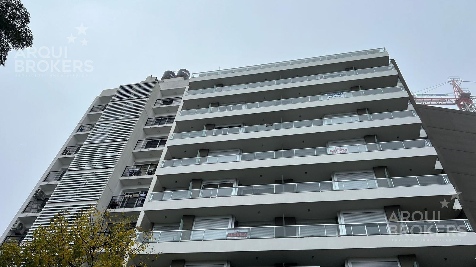 Venta local comercial en Tres Cruces - 001