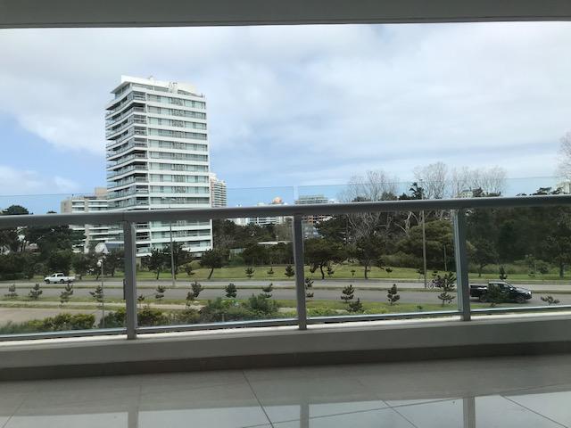 PUNTA DEL ESTE ALQUILER DEPARTAMENTO TORRE ONE  I apto 202 · Foto 5