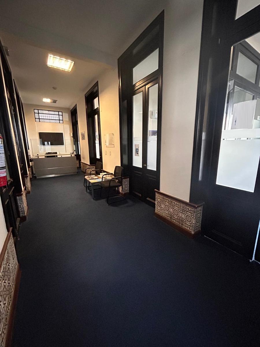 Oficina, Sarandi y Bartolomé Mitre, 400 m2, pronta para entrar!!