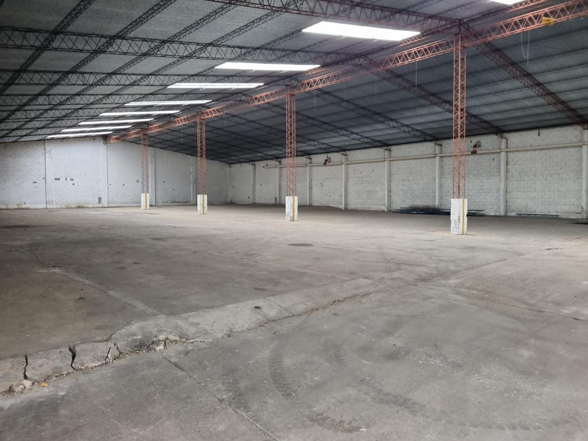 Depósito - Centro Logístico, ruta 67 próximo ruta 5,Las Piedras, 1250 m2 , altura 7 mts, nuevo , vig 24 hs !! · Foto 6