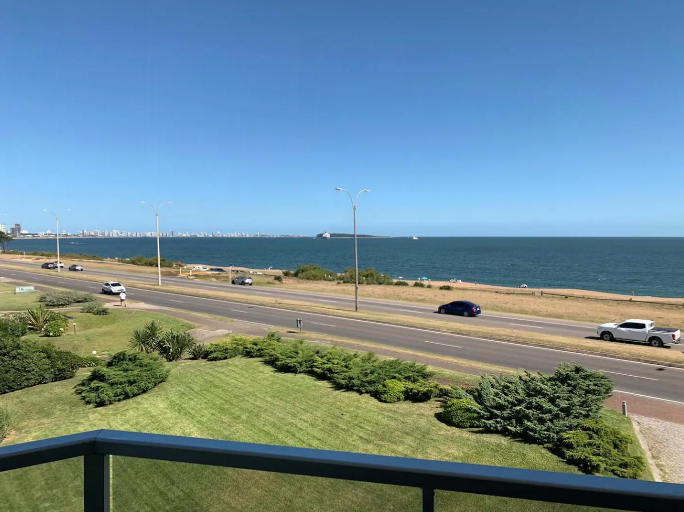 Divino Departamento en Playa Mansa con la Mejor Vista al Mar - TM6398025