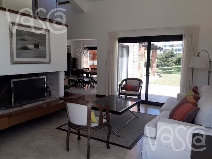 Casa en  Rincón del Indio a metros de la playa