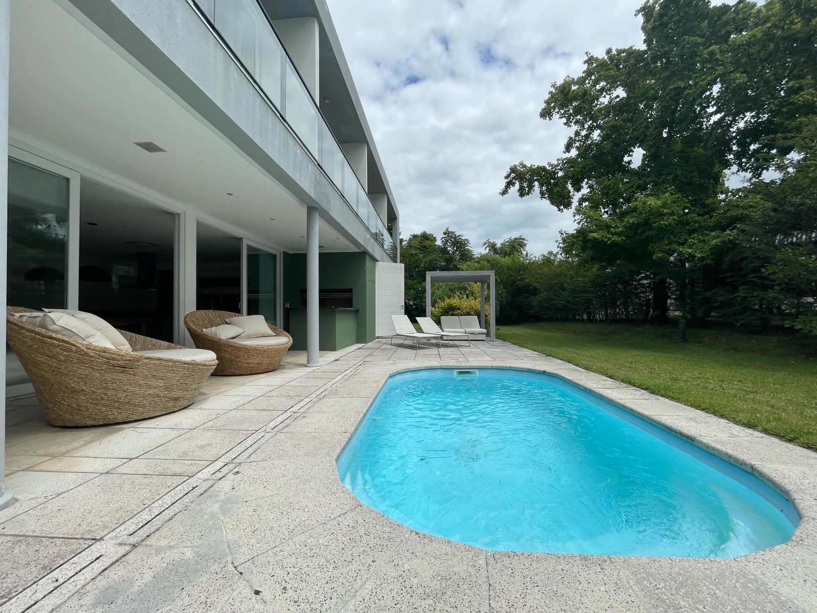 Increíble casa en Boulevard Park - Playa Mansa