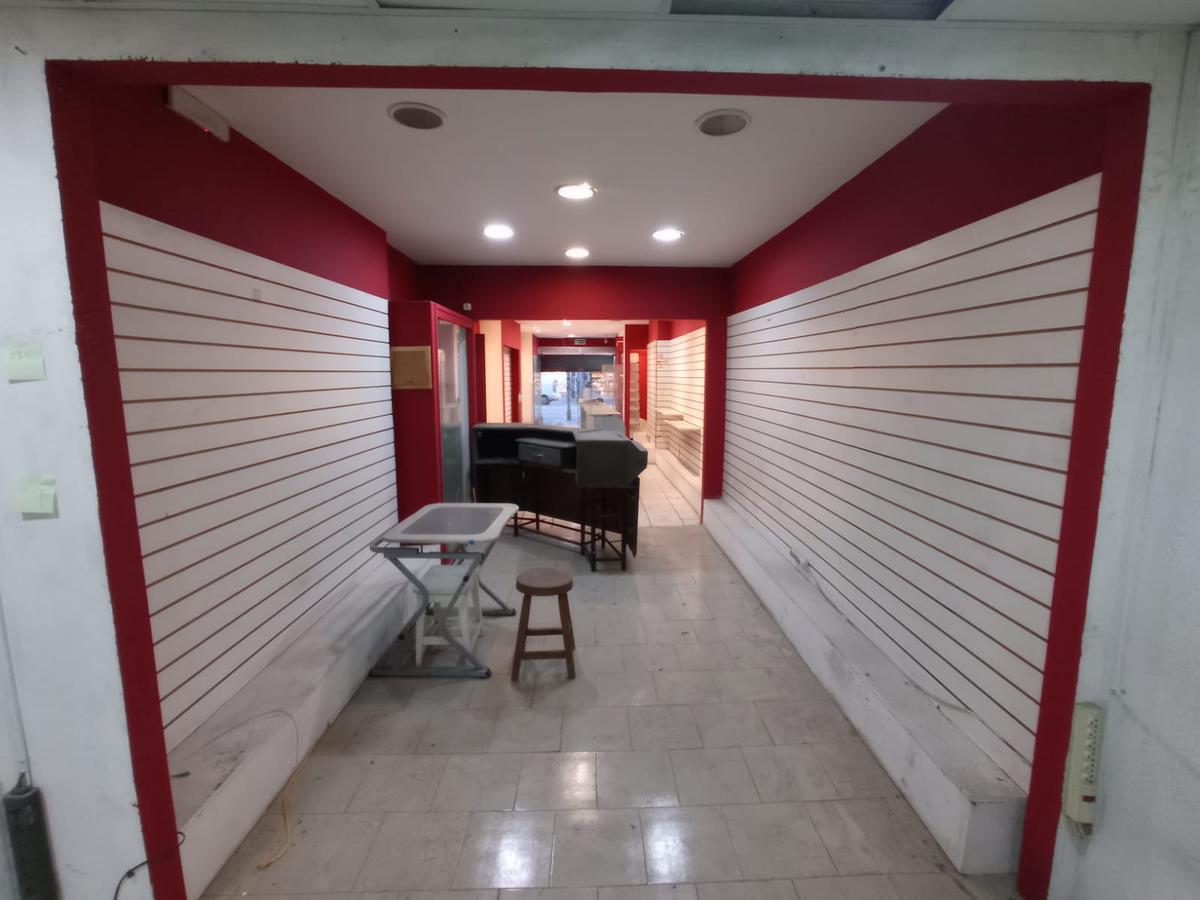 18 De Julio Y Cuareim, 3,5 mts de frente , 170 m2 !! · Foto 4