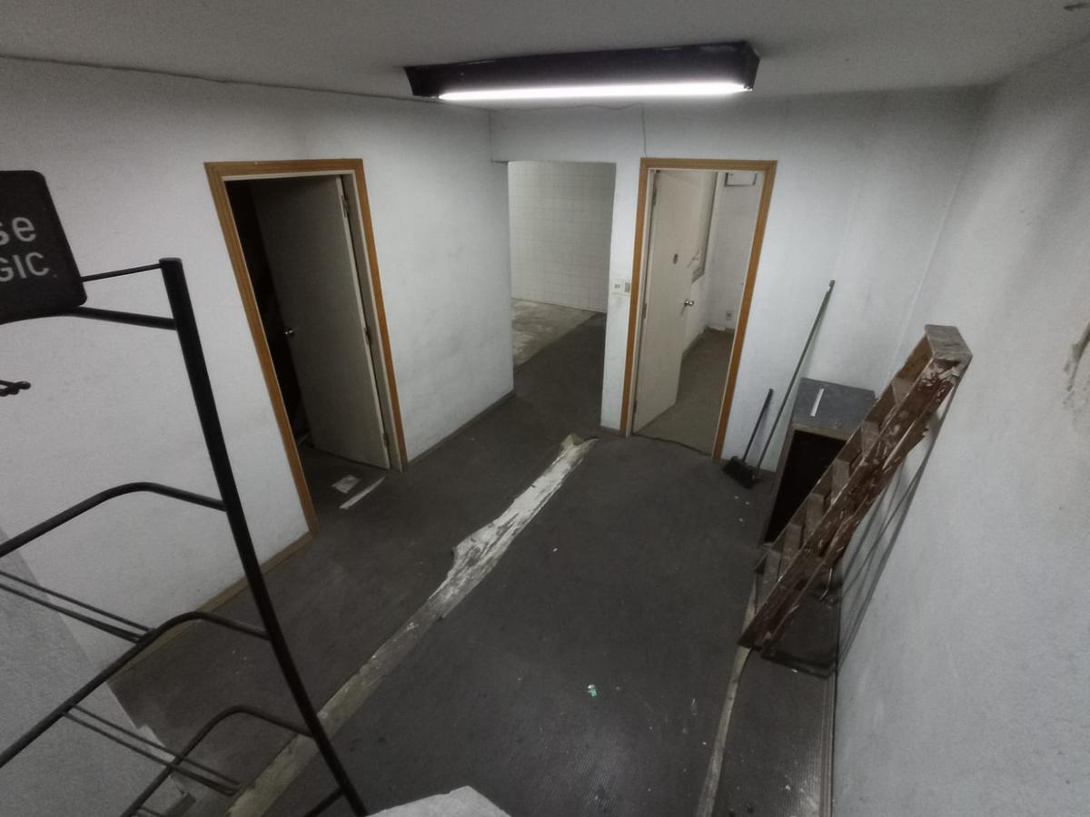 18 De Julio Y Cuareim, 3,5 mts de frente , 170 m2 !! · Foto 6