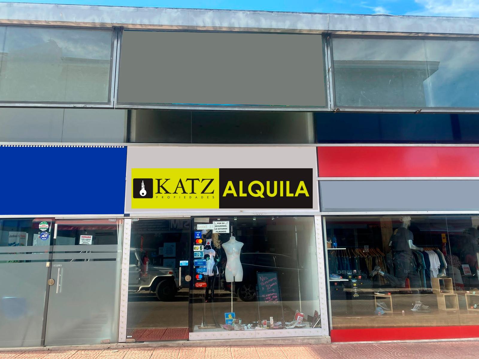 Ituzaingo y Sarandi, 60 m2 , 4 mts de frente, doble altura, nuevo !! · Foto 1