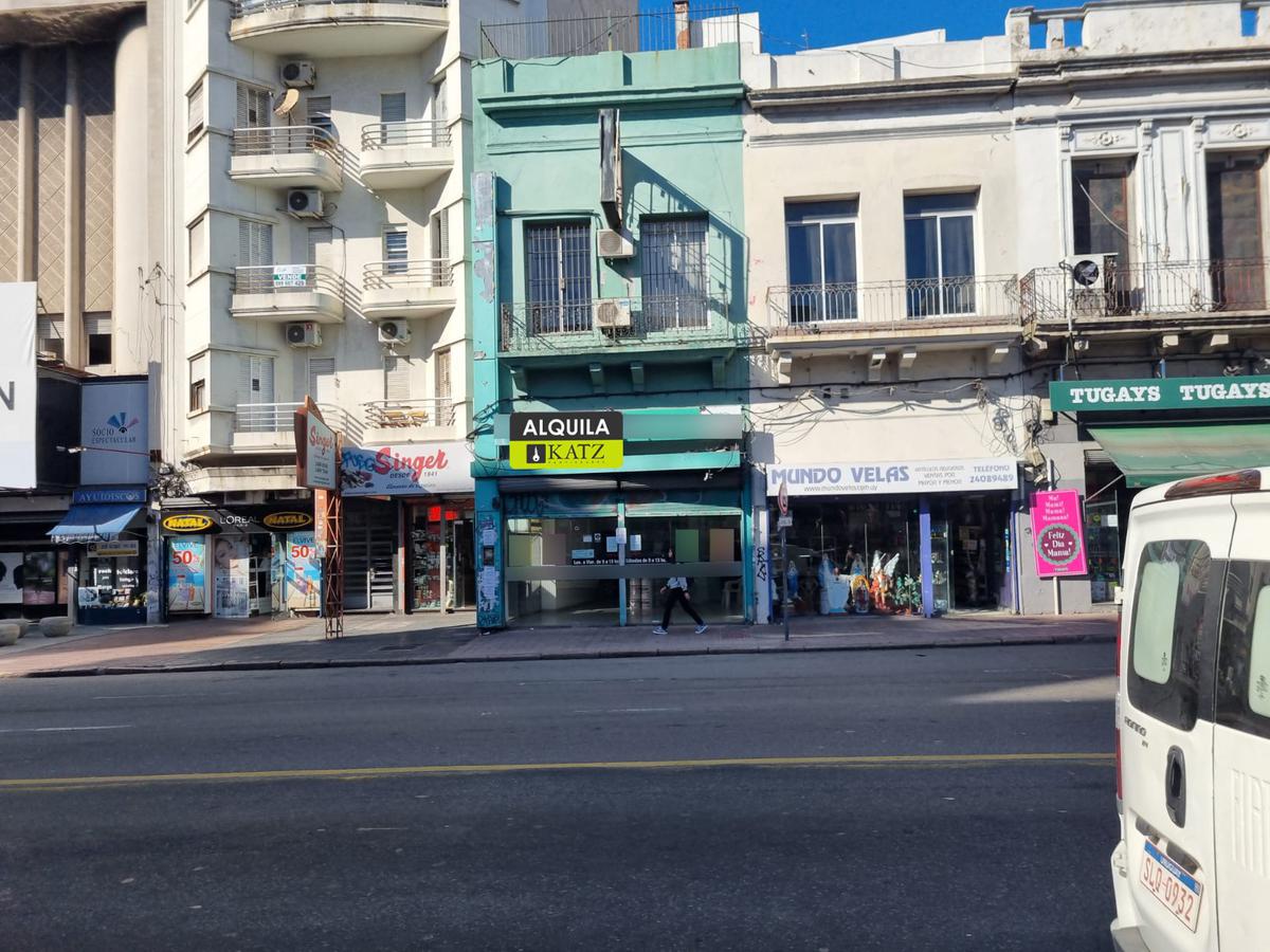 18 de Julio entre Roxlo y Minas , 5,5 mts de frente , 275 m2 !!