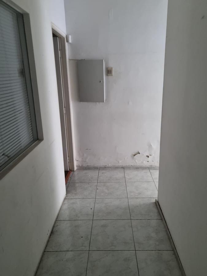 18 de Julio entre Roxlo y Minas , 5,5 mts de frente , 275 m2 !! · Foto 6