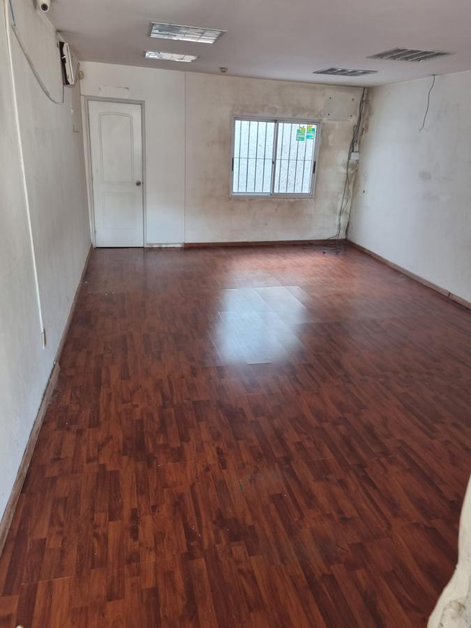 18 de Julio entre Roxlo y Minas , 5,5 mts de frente , 275 m2 !! · Foto 11