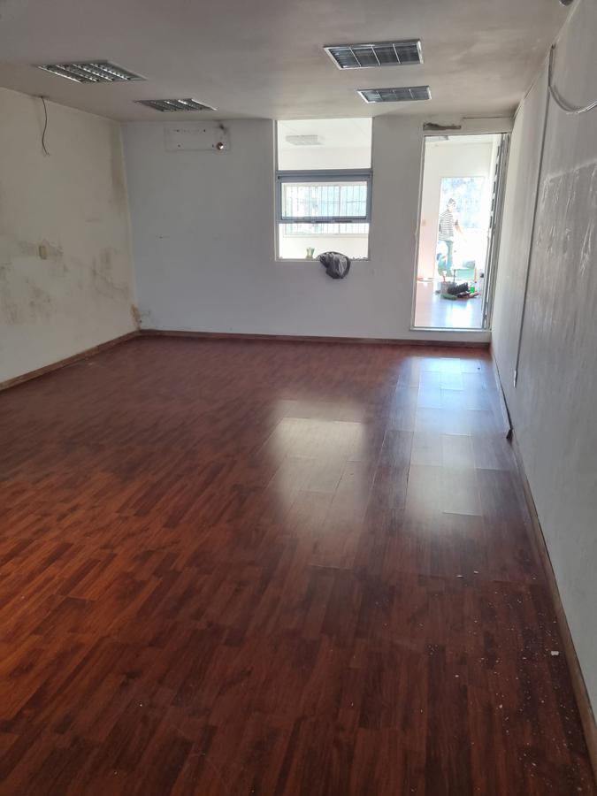 18 de Julio entre Roxlo y Minas , 5,5 mts de frente , 275 m2 !! · Foto 12