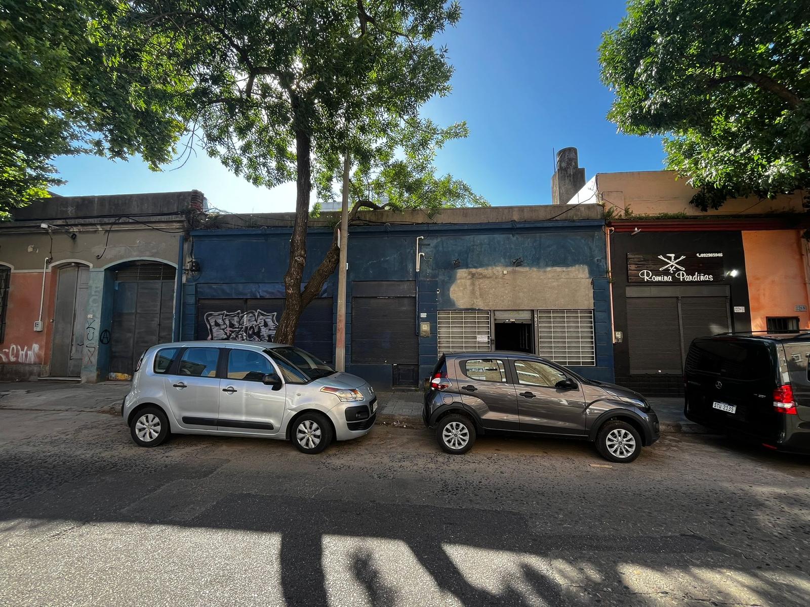 Jose L Terra esq. Libres, 2 padrones 500 m2, saluda a dos calles!!