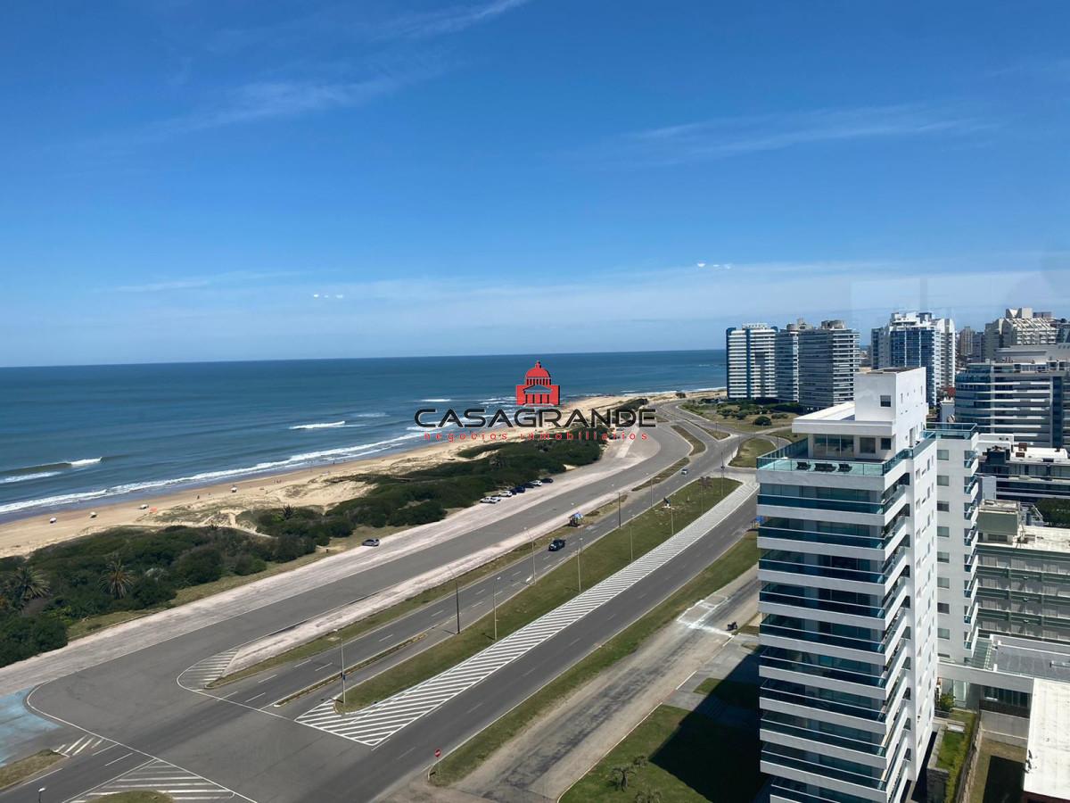 Apartamento en playa brava. Tiburon 2