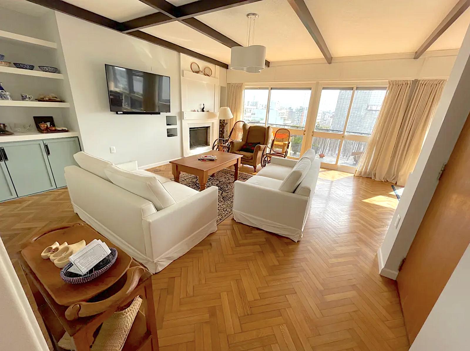 Apartamento en Venta Penthouse 4 Dormitorios Garaje Estufa a Leña Punta Carretas