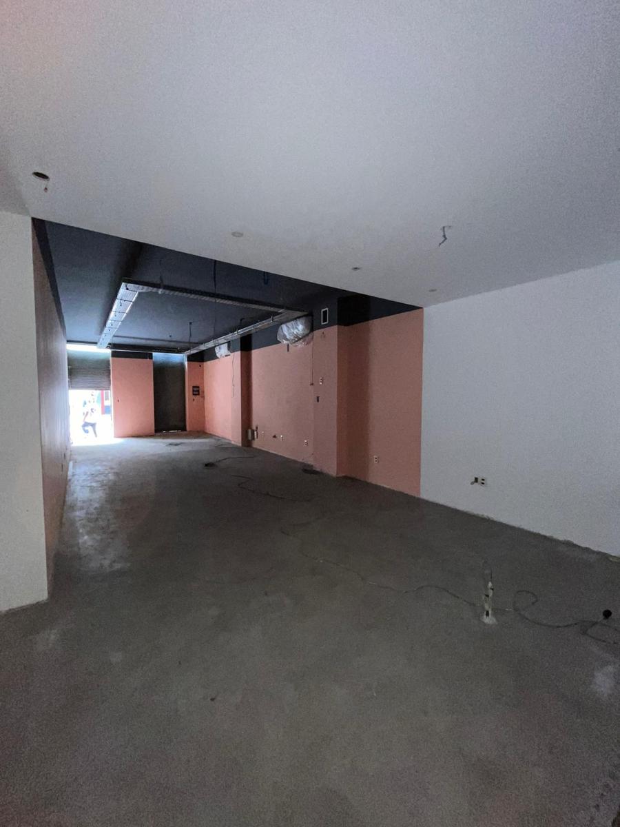Alzaibar y Peatonal Sarandi, 80 m2, 5 mts de frente , reciclado !! · Foto 2