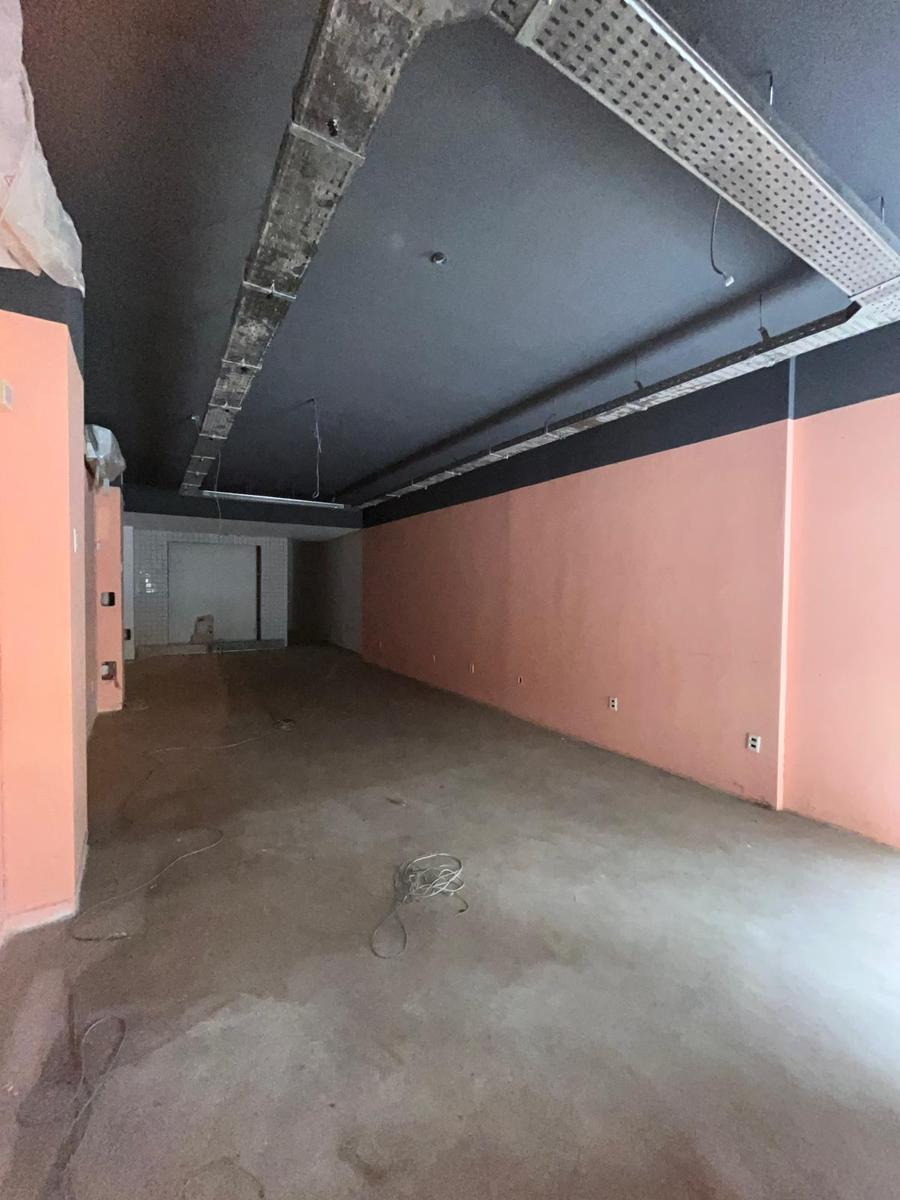 Alzaibar y Peatonal Sarandi, 80 m2, 5 mts de frente , reciclado !! · Foto 4