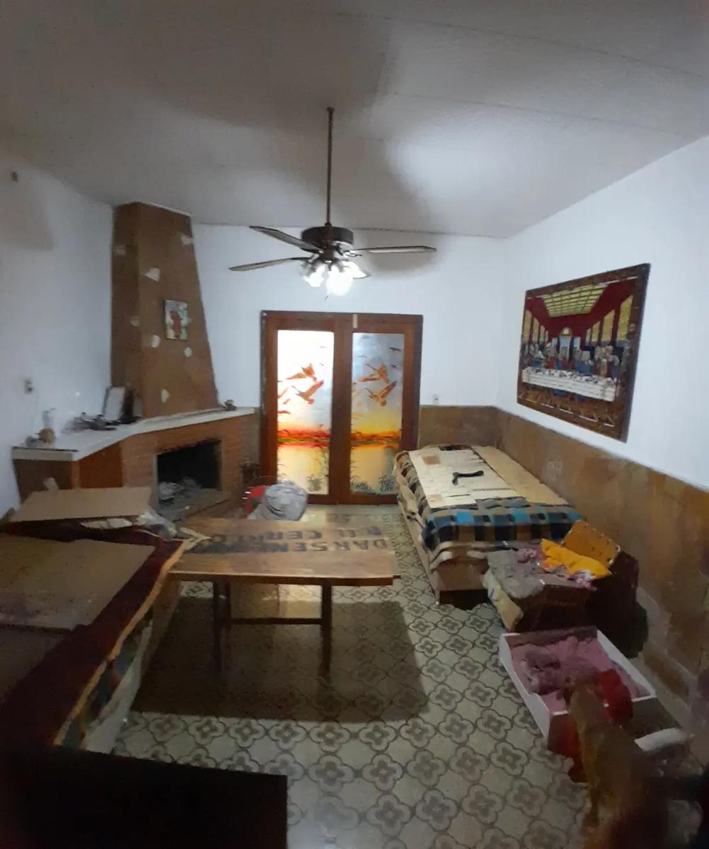 Casa en Propiedad Horizontal con Ambientes Amplios, próximo a Pres. Ing. José Serrato y Av. Gral. Flores