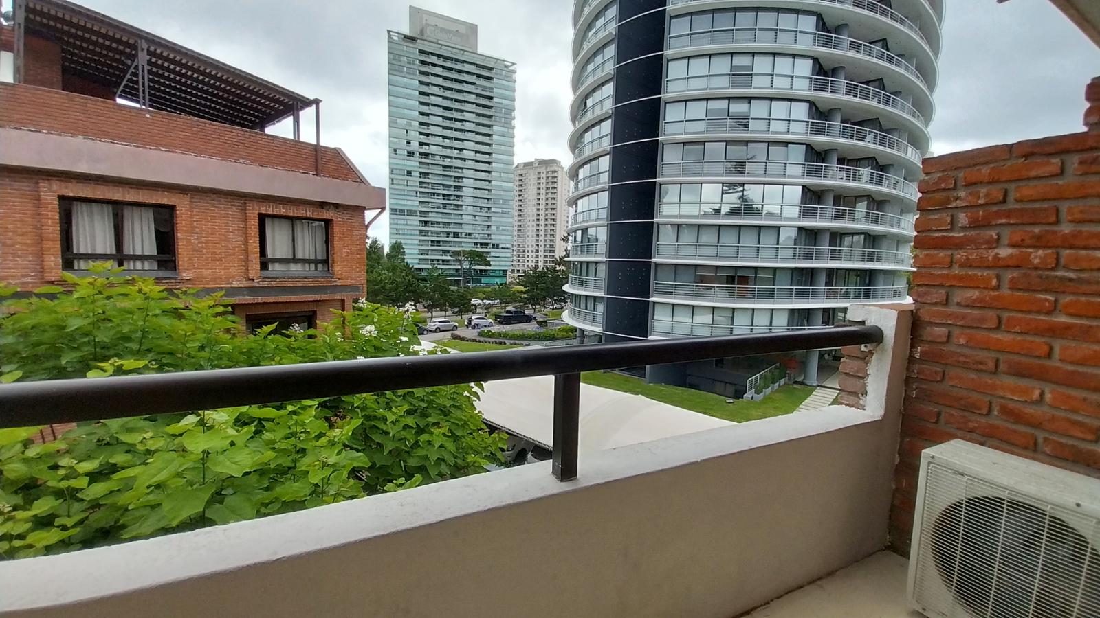 Apartamento en  Ville le Park zona Shopping con parrillero exclusivo