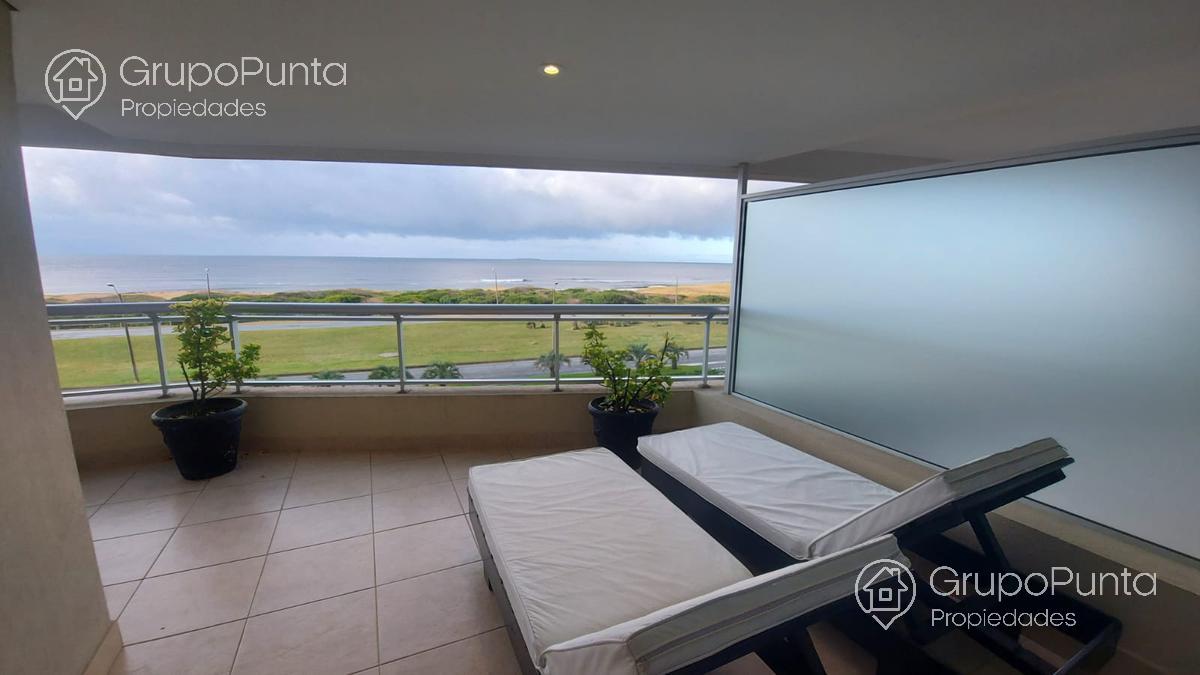 Departamento Torre Lobos En Venta Y Alquiler Con Vista Al Mar En Playa Brava Punta Del Este. · Foto 2