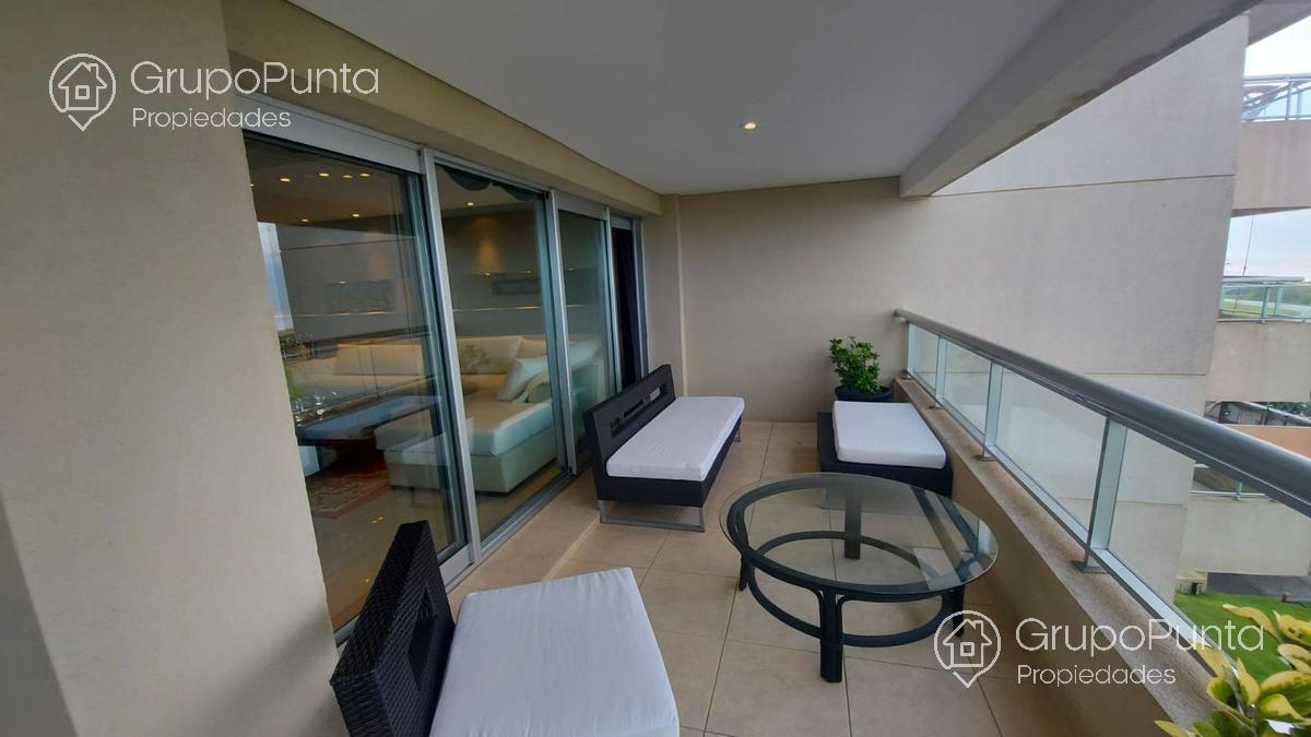 Departamento Torre Lobos En Venta Y Alquiler Con Vista Al Mar En Playa Brava Punta Del Este. · Foto 3