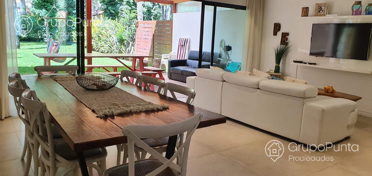 Casa  de 4 dormitorios en Punta del Este · Foto 2