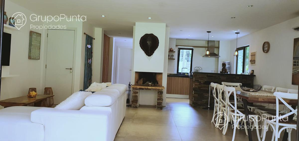 Casa  de 4 dormitorios en Punta del Este · Foto 3