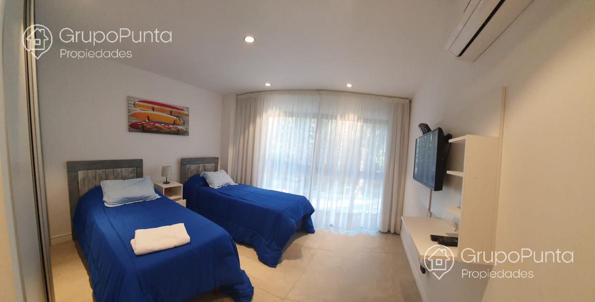 Casa  de 4 dormitorios en Punta del Este · Foto 12