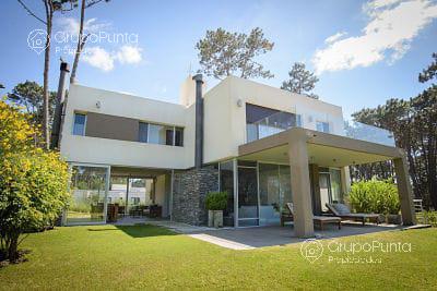 Exclusiva casa en Barrio Privado - Rincón del Indio Venta/ Alquiler PROP1417