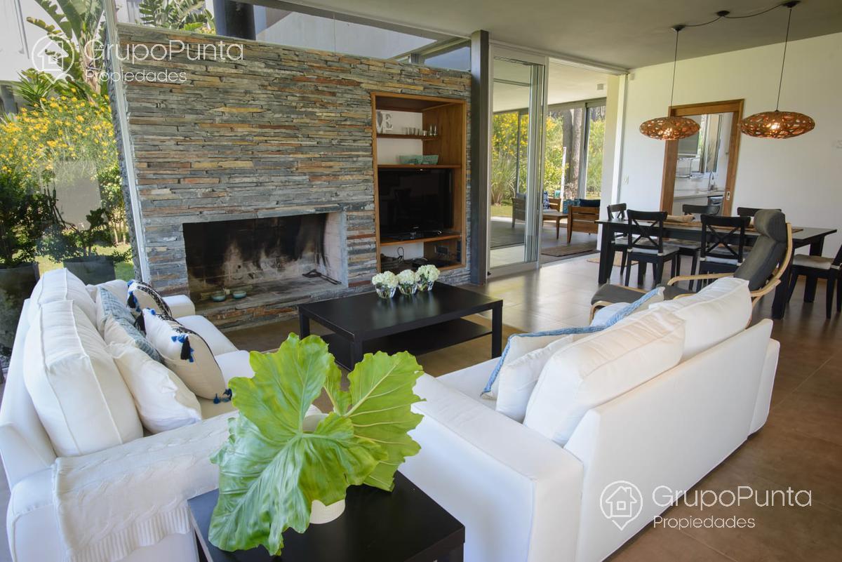 Exclusiva casa en Barrio Privado - Rincón del Indio Venta/ Alquiler PROP1417 · Foto 5