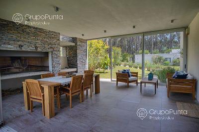 Exclusiva casa en Barrio Privado - Rincón del Indio Venta/ Alquiler PROP1417 · Foto 7