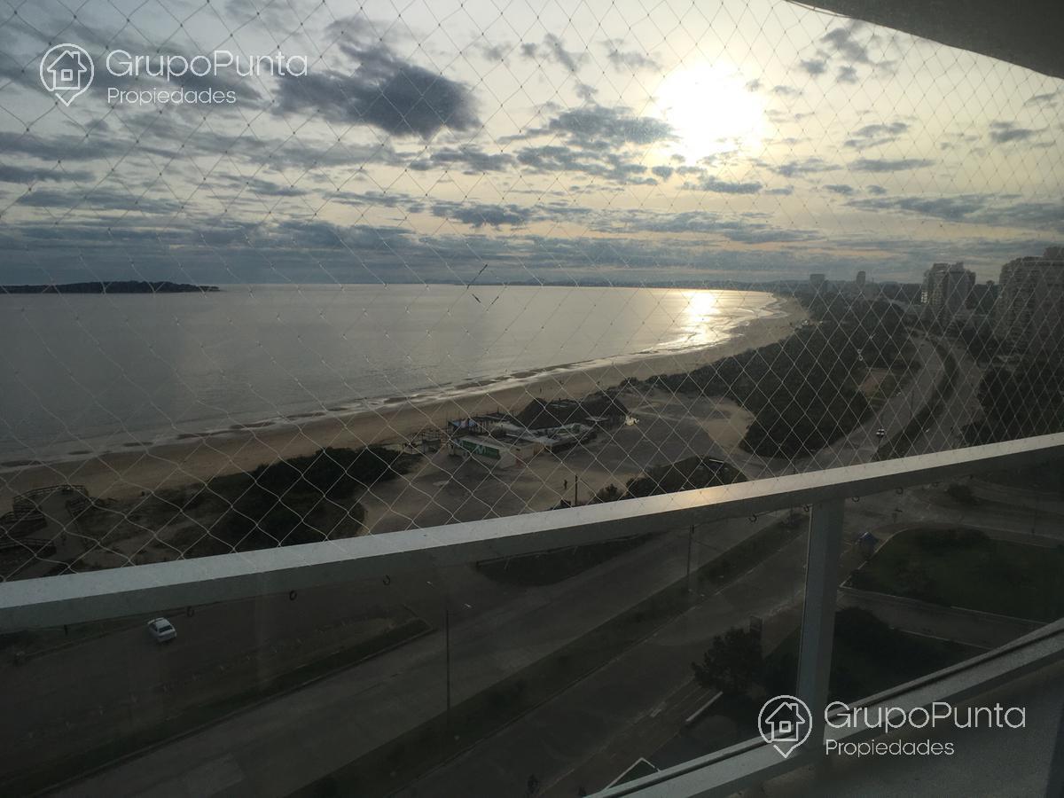 Departamente en Alquiler Frente al Mar en Beverly Tower - Playa Mansa, Punta del Este PROP9012 · Foto 5